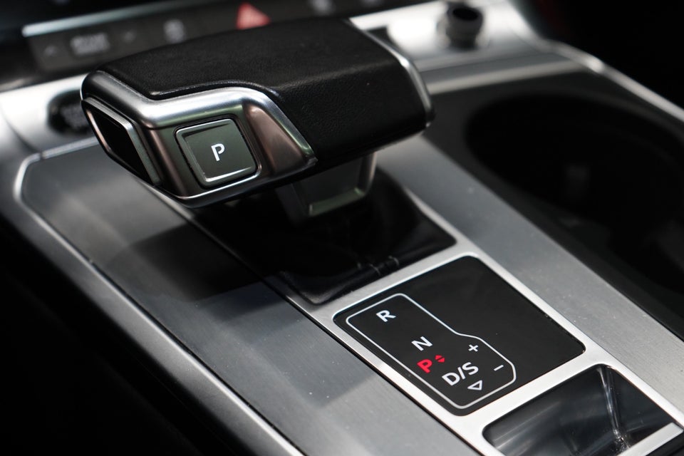 Audi A6 55 TFSi e S-line Avant quattro S-tr. 5d