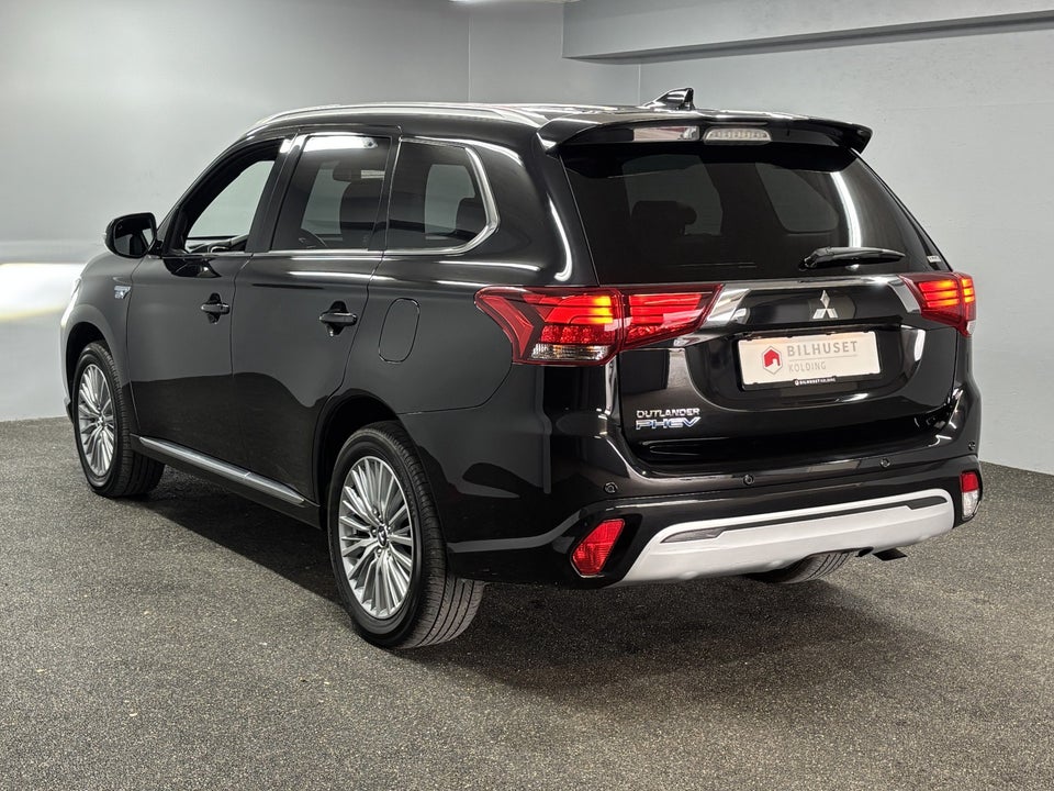 Mitsubishi Outlander 2,4 PHEV Instyle CVT 4WD 5d