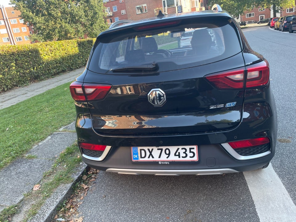 MG ZS EV Luxury 5d