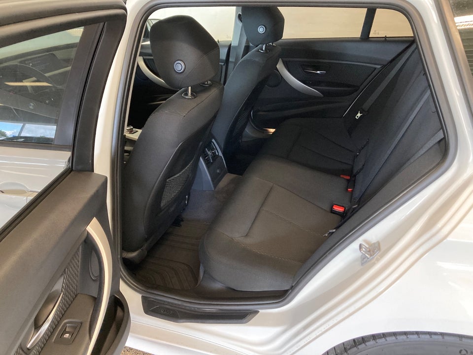 BMW 330d 3,0 Touring Sport Line aut. 5d
