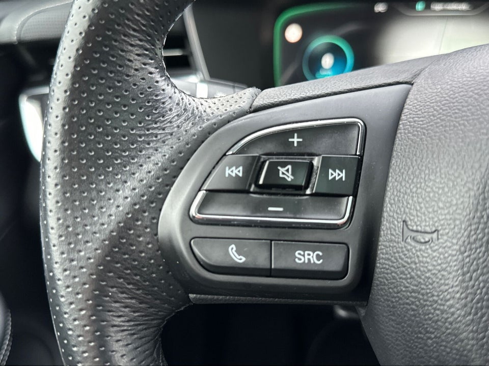 MG Marvel R Luxury 5d