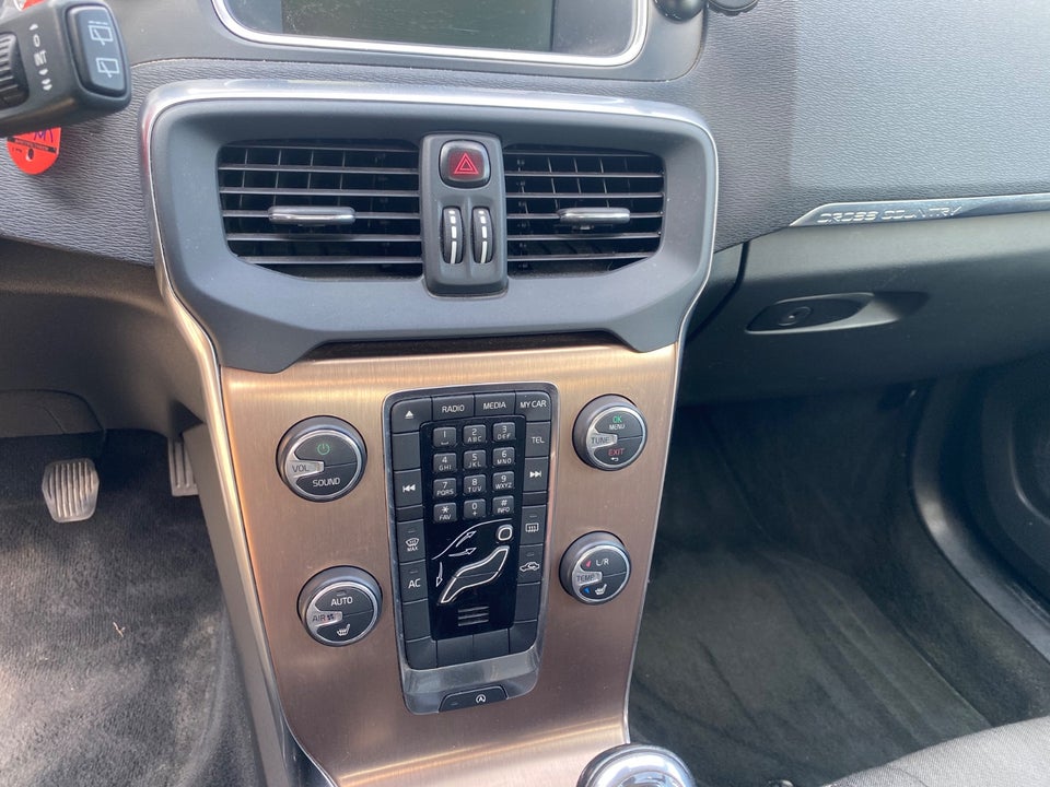 Volvo V40 CC 1,6 D2 115 Kinetic 5d