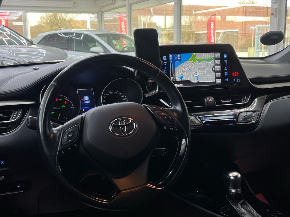 Toyota C-HR 1,8 Hybrid C-LUB Selected CVT 5d