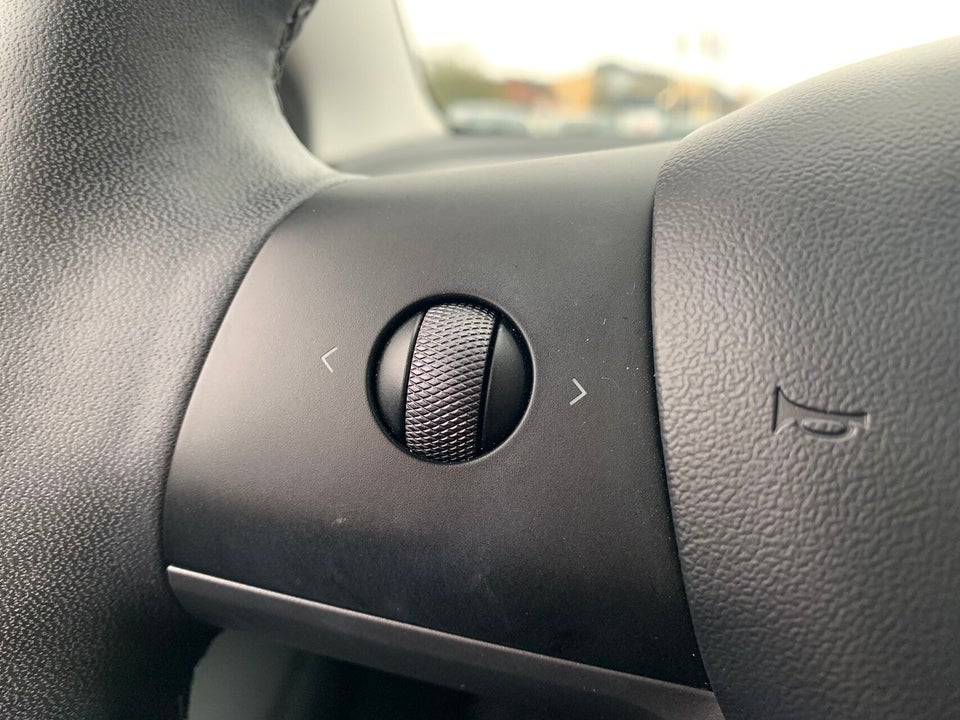 Tesla Model 3 Standard Range+ RWD 4d