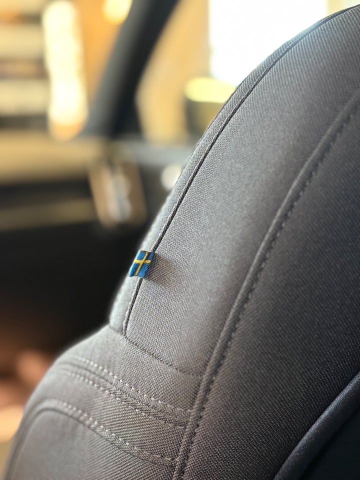 Volvo EX40 Extended Range Plus 5d