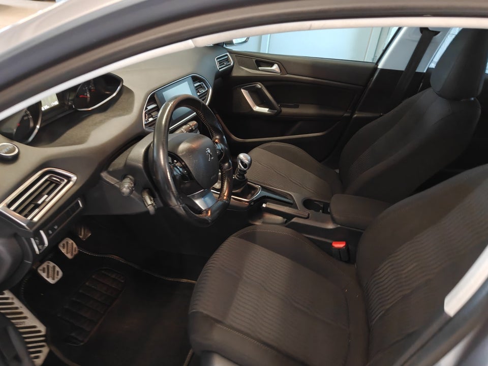 Peugeot 308 1,6 BlueHDi 120 Active SW 5d