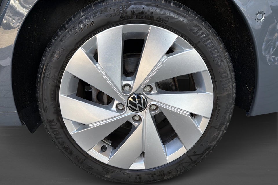 VW Golf VIII 1,5 eTSi 150 Style Variant DSG 5d