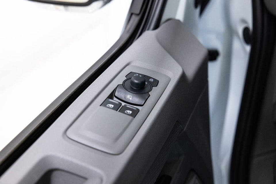 VW e-Transporter 64 Comfort Kassevogn SWB