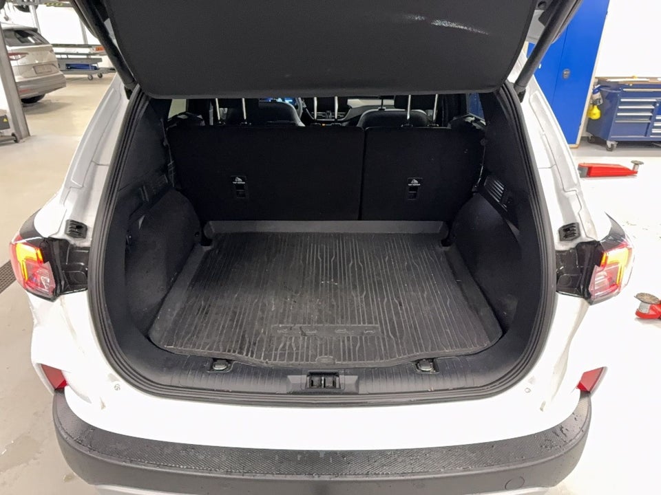 Ford Kuga 2,5 HEV Titanium X CVT 5d