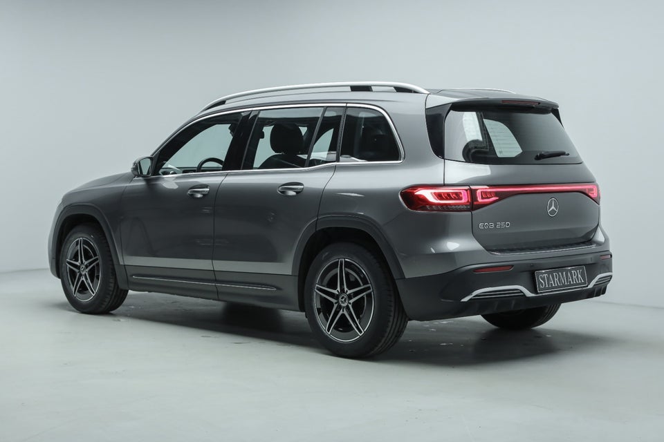 Mercedes EQB250 AMG Line 5d