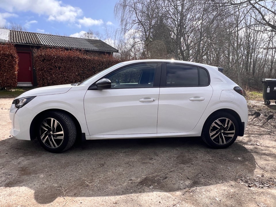 Peugeot 208 1,2 PureTech 75 Black Limited 5d