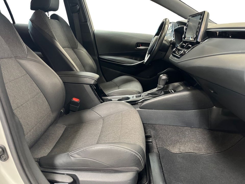 Toyota Corolla 1,8 Hybrid Active Premium Touring Sports MDS 5d