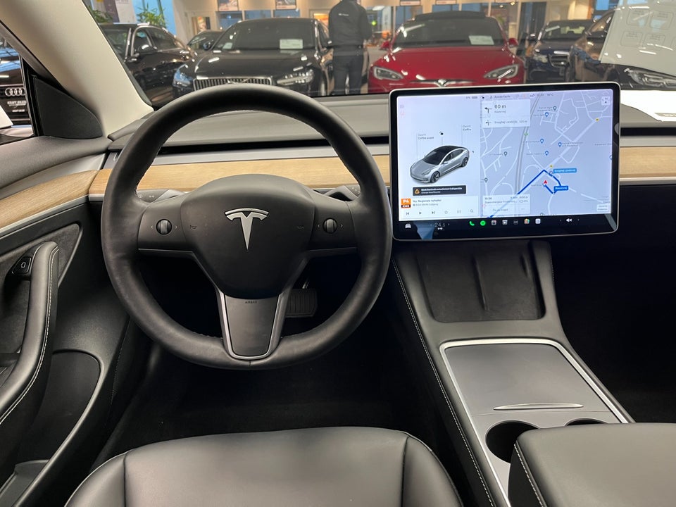 Tesla Model 3 Standard Range+ RWD 4d