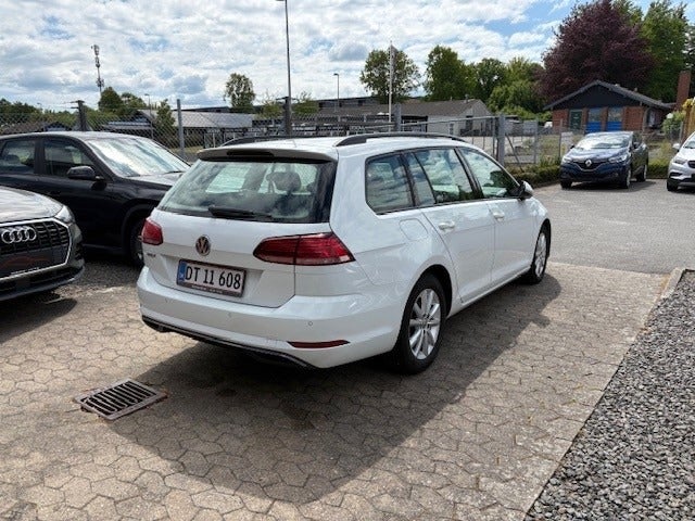 VW Golf VII 2,0 TDi 150 Comfortline Connect Variant DSG 5d