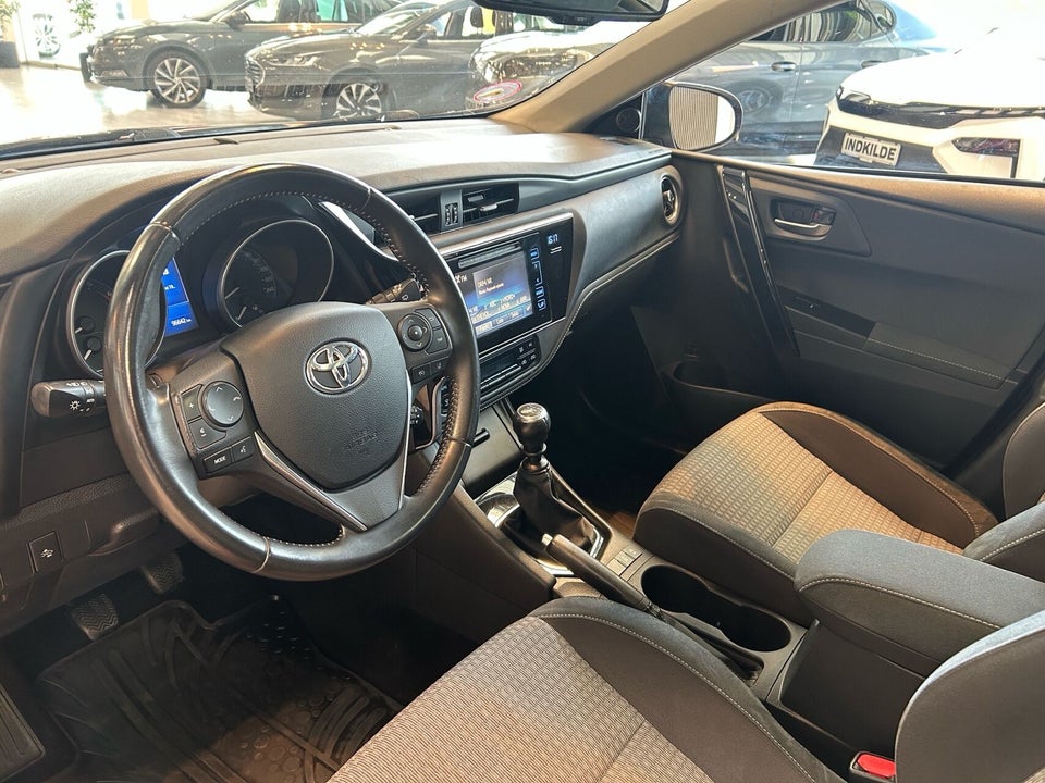 Toyota Auris 1,2 T T2 Spirit 5d