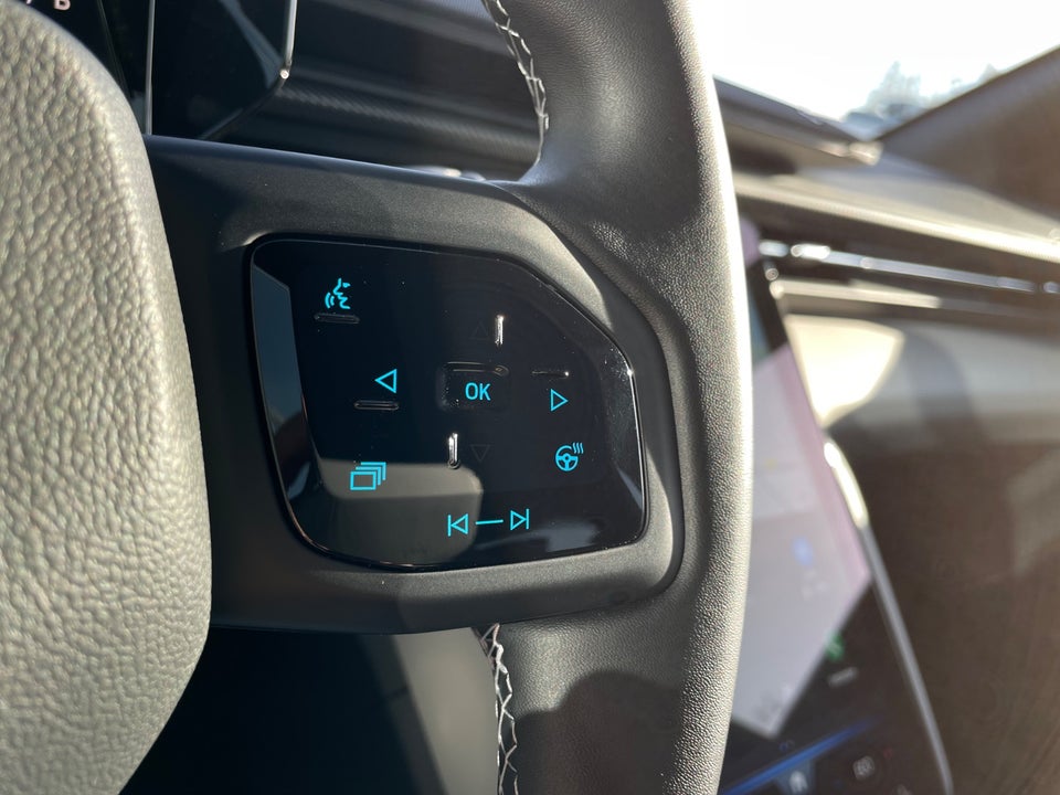 Ford Explorer 82 Premium Extended Range 5d