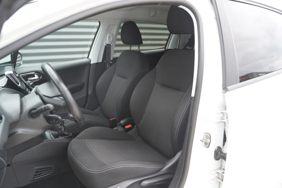 Peugeot 208 1,5 BlueHDi 100 Envy 5d