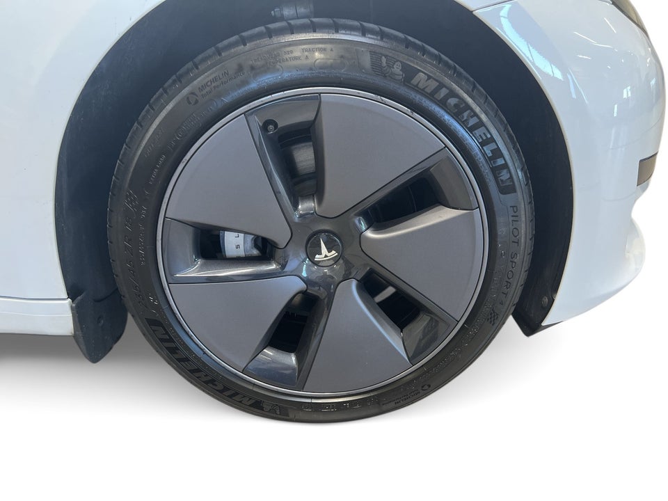 Tesla Model 3 RWD 4d