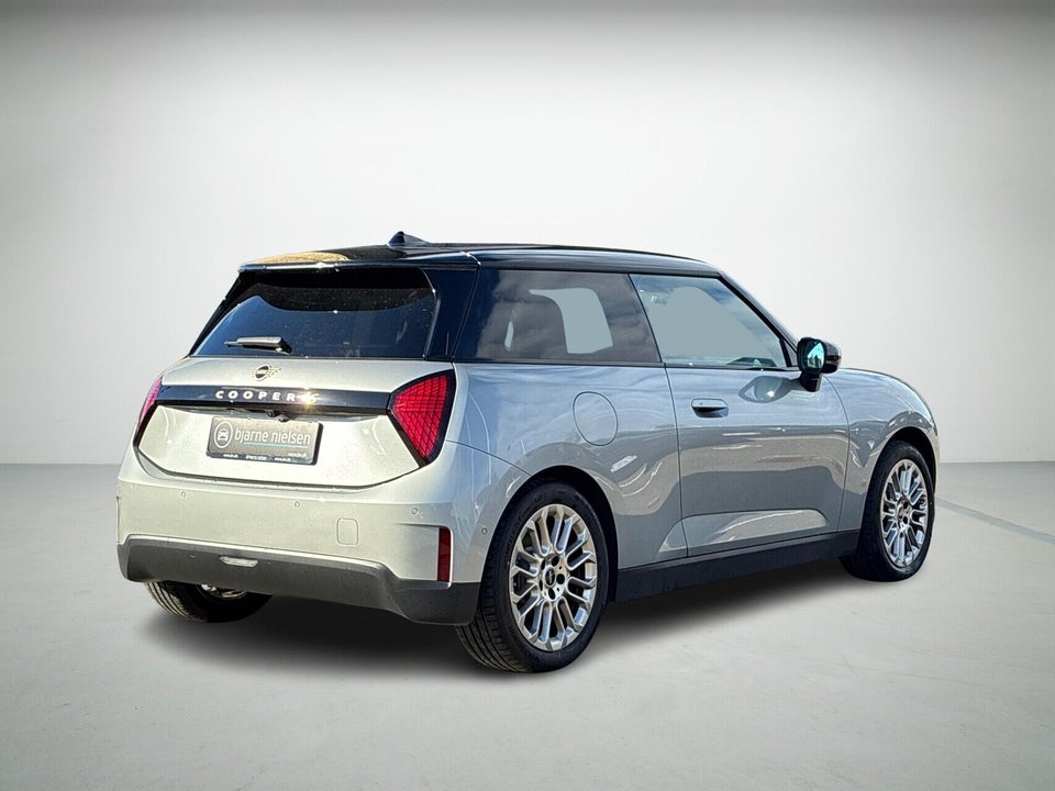 MINI Cooper SE Favoured Trim M 3d
