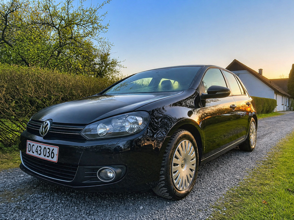 VW Golf VI 1,6 TDi 105 Highline BMT 5d