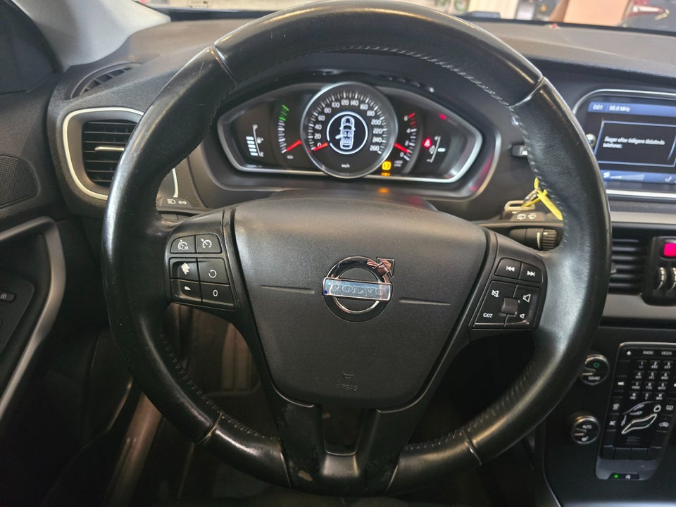 Volvo V40 1,6 D2 115 Kinetic 5d