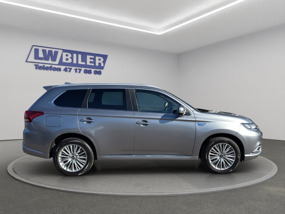 Mitsubishi Outlander 2,4 PHEV Instyle CVT 4WD 5d