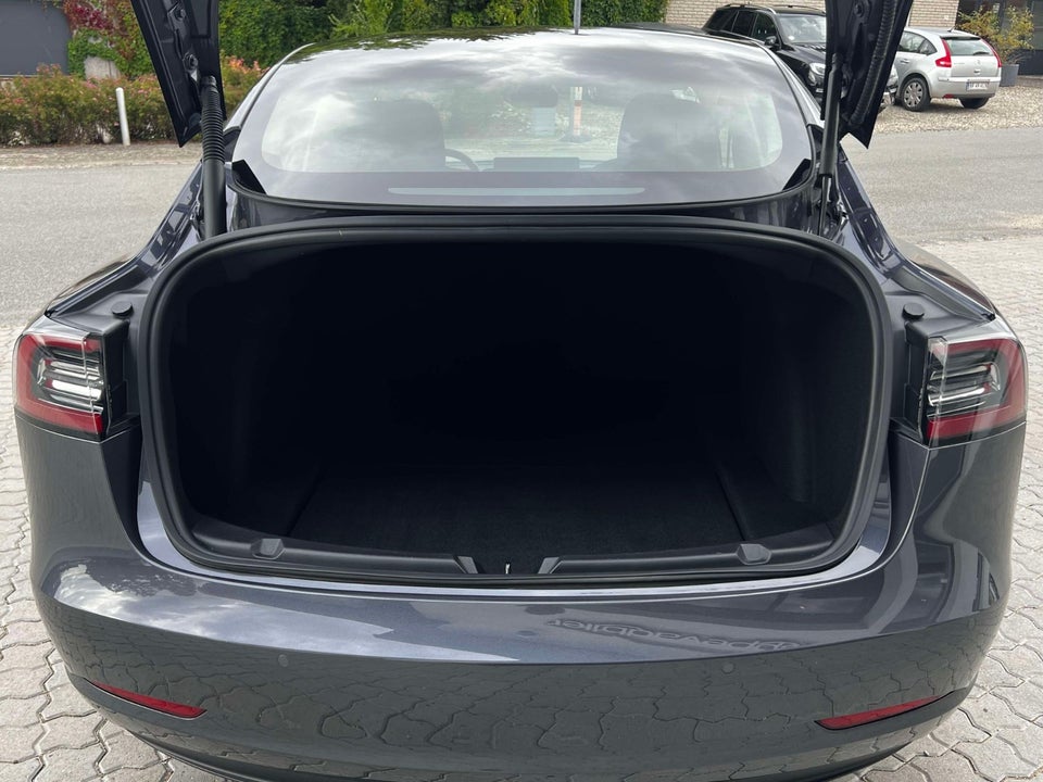 Tesla Model 3 Standard Range+ RWD 4d