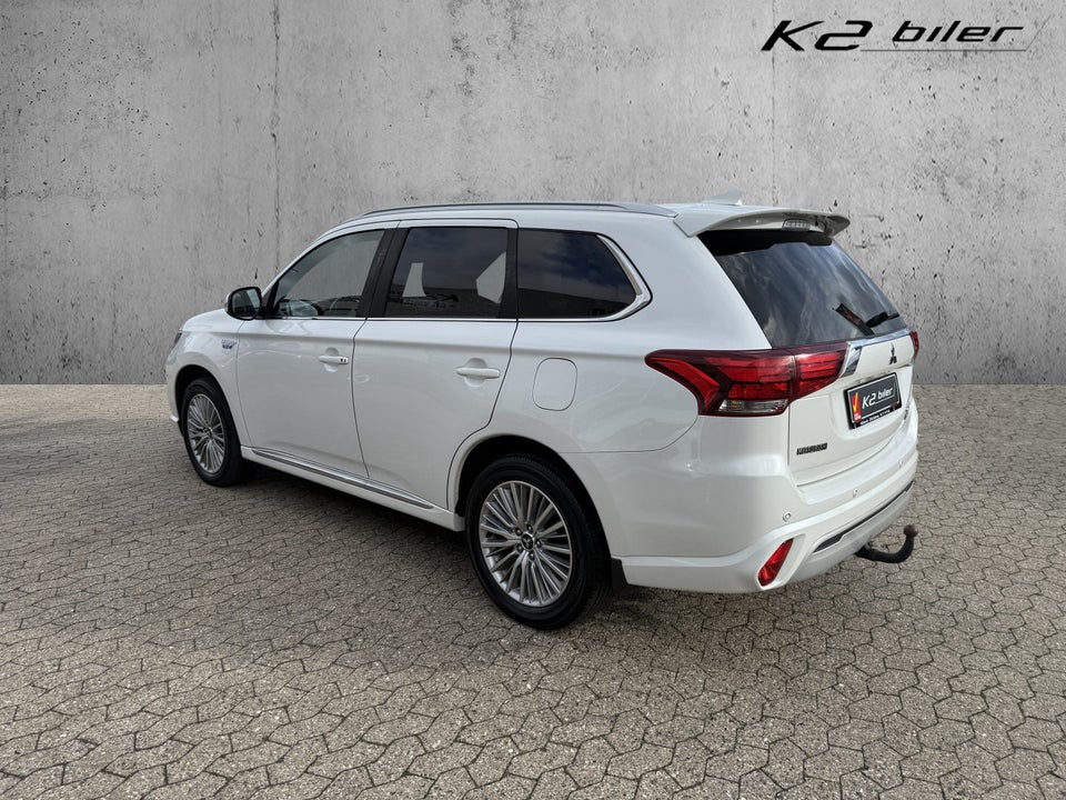 Mitsubishi Outlander 2,4 PHEV Instyle CVT 4WD 5d