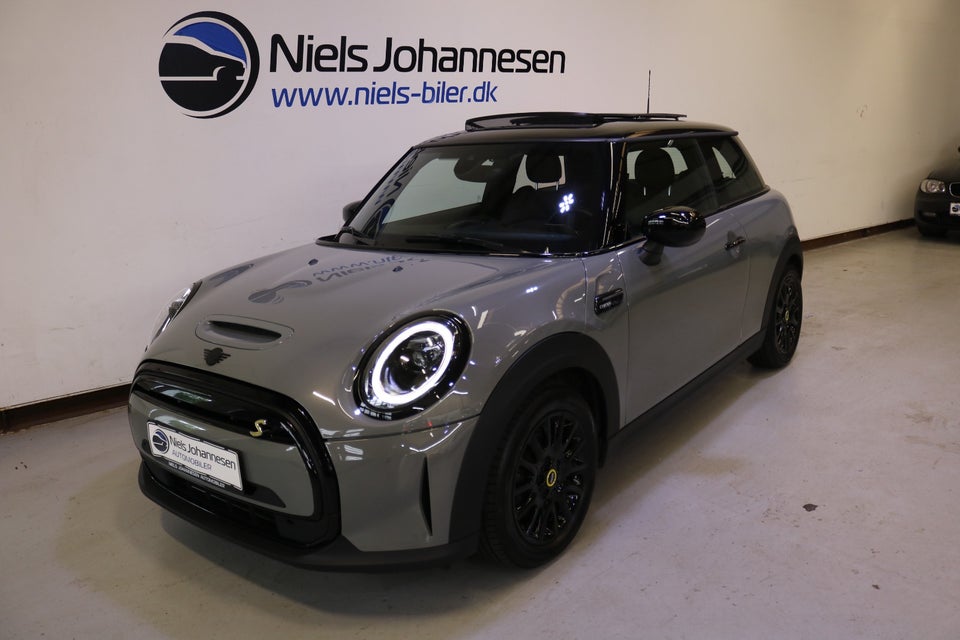 MINI Cooper SE Camden 3d