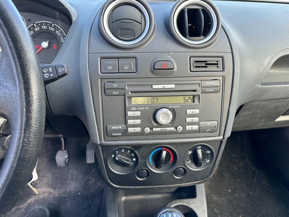 Ford Fiesta 1,6 TDCi Ambiente 5d