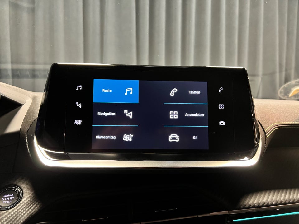 Peugeot e-208 50 GT 5d