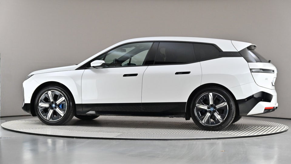BMW iX xDrive40 Supercharged 5d