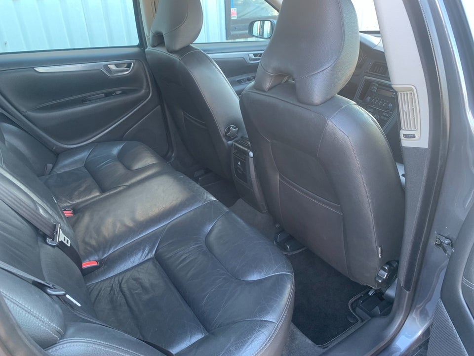 Volvo V70 2,4 140 Momentum 5d