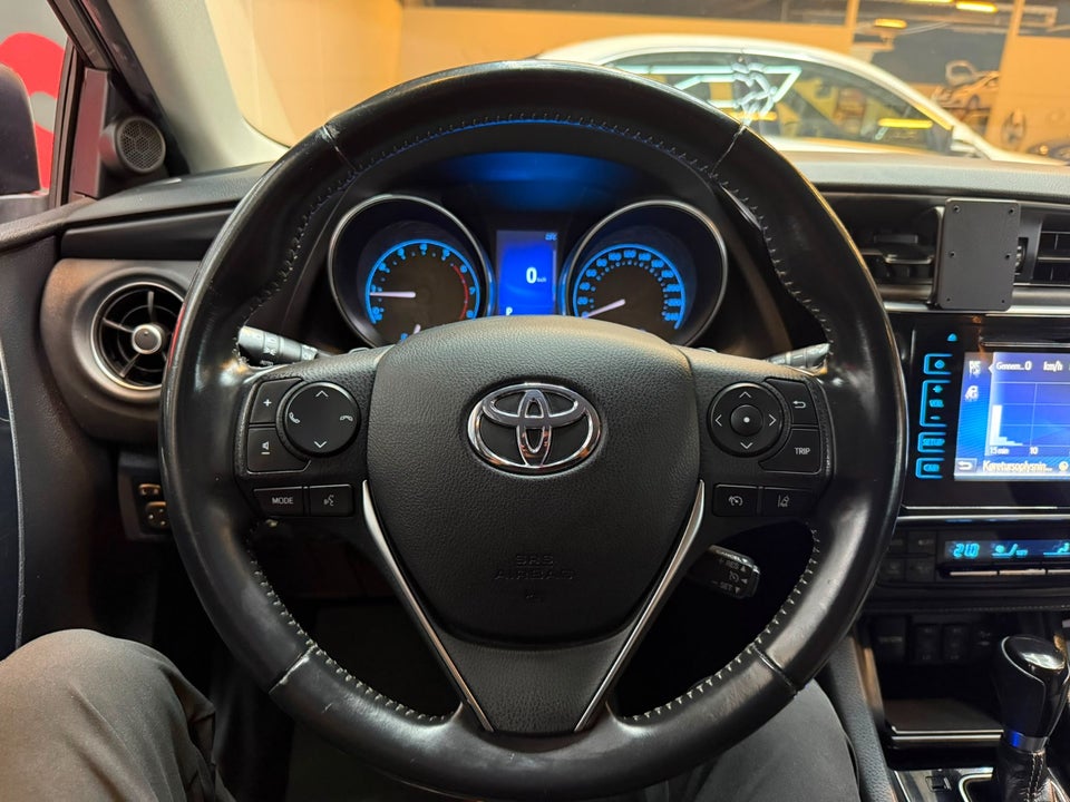 Toyota Auris 1,2 T Selected MDS 5d