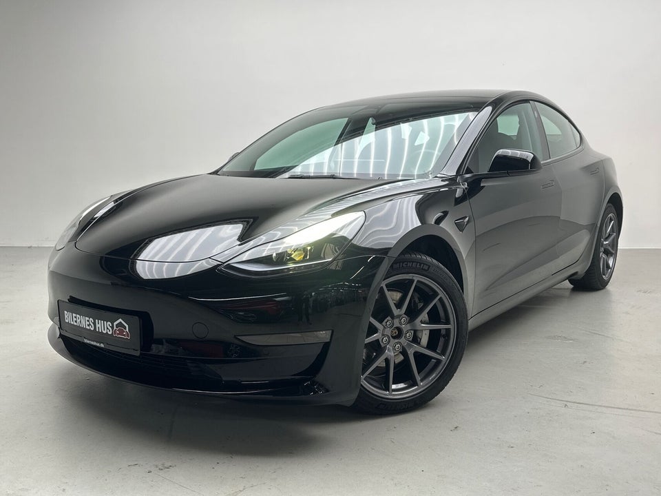 Tesla Model 3 Long Range AWD 4d