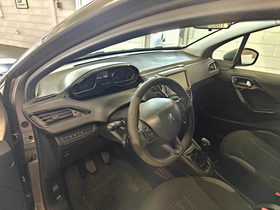 Peugeot 208 1,6 e-HDi 92 Active 5d