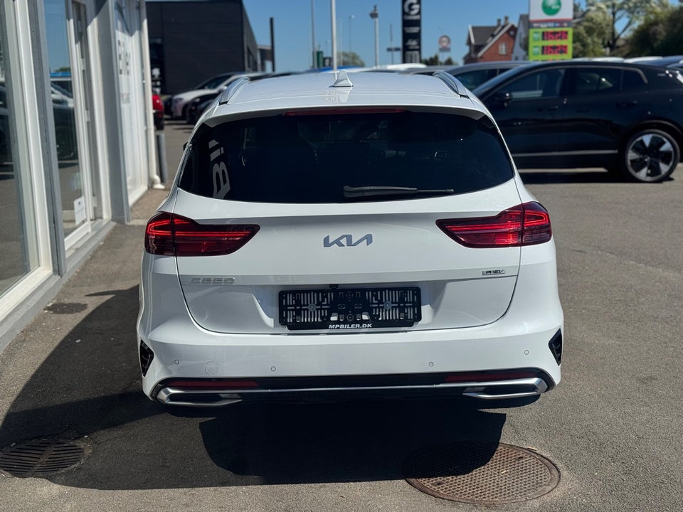 Kia Ceed 1,6 PHEV Upgrade Premium SW DCT 5d