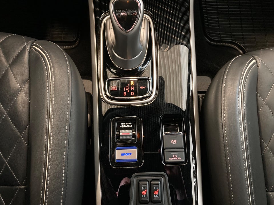 Mitsubishi Outlander 2,4 PHEV Instyle CVT 4WD 5d