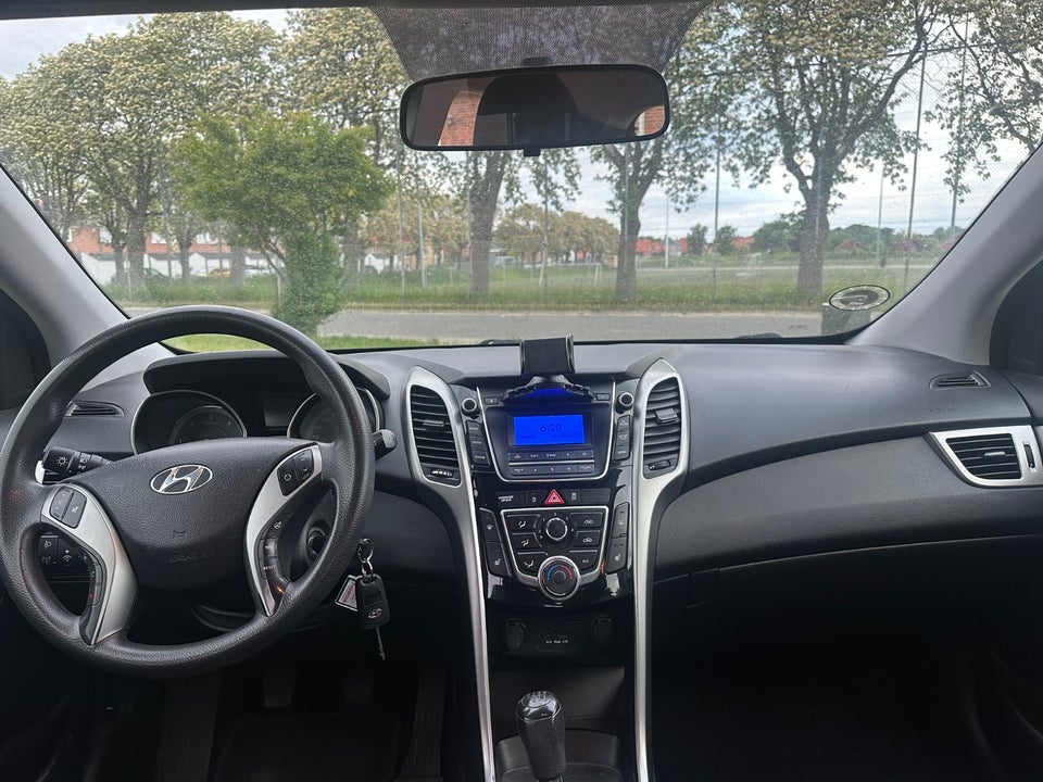 Hyundai i30 1,6 CRDi 110 Comfort Eco 5d