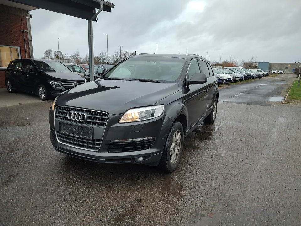 Audi Q7 3,0 TDi quattro Tiptr. Van 5d