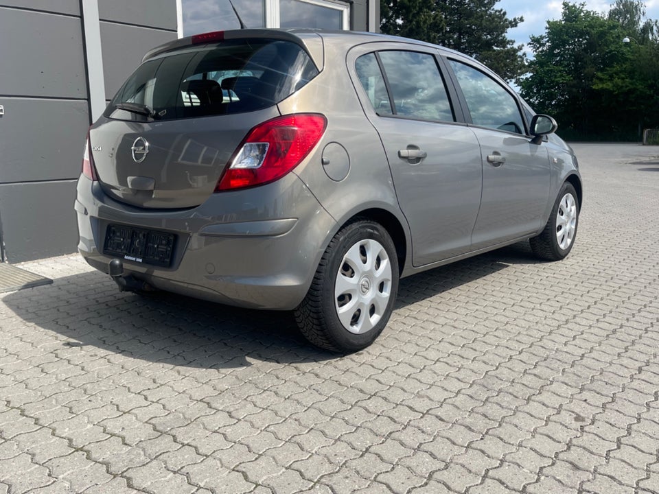 Opel Corsa 1,2 16V Cosmo 5d