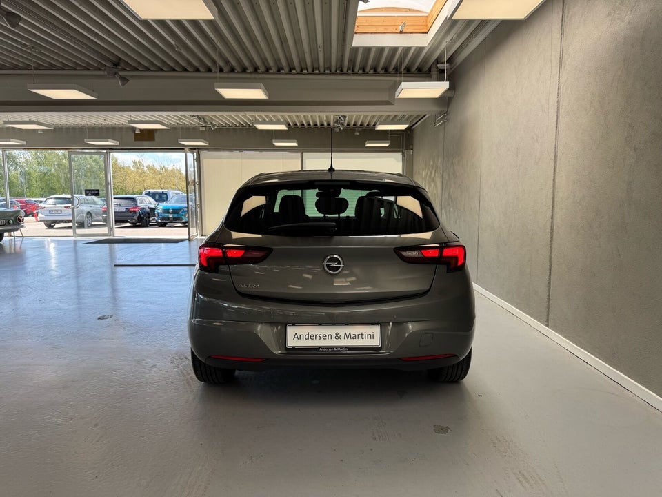 Opel Astra 1,2 T 110 Elegance 5d