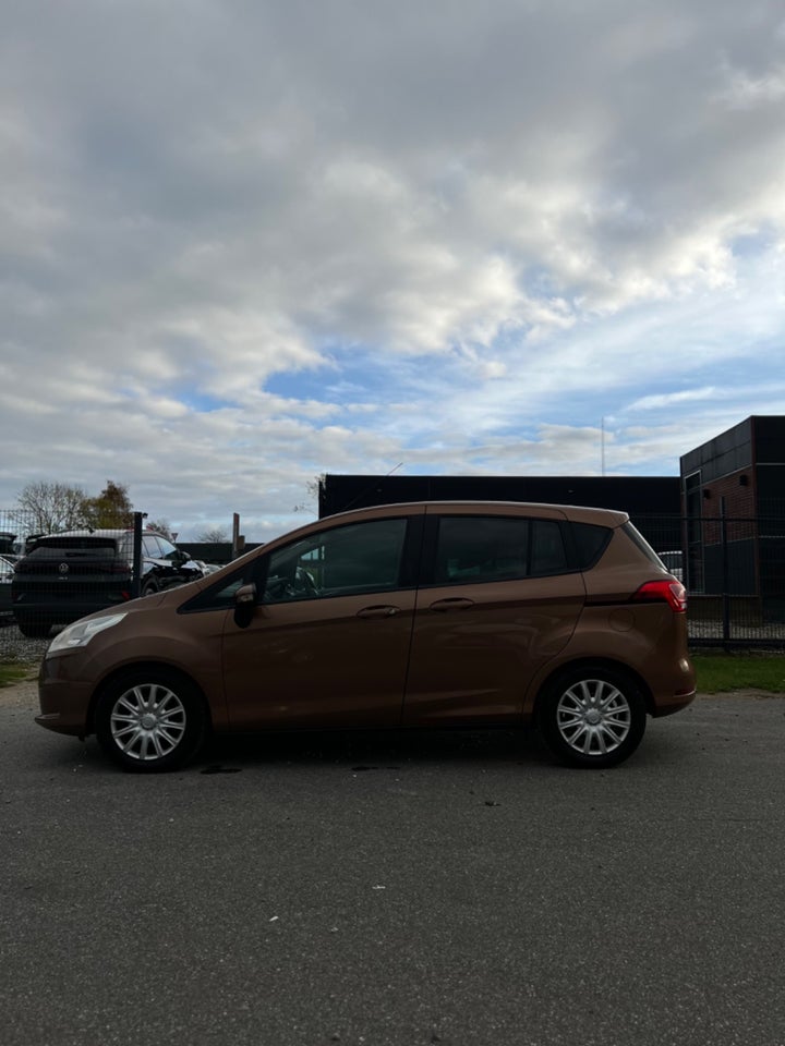 Ford B-MAX 1,0 SCTi 125 Titanium 5d