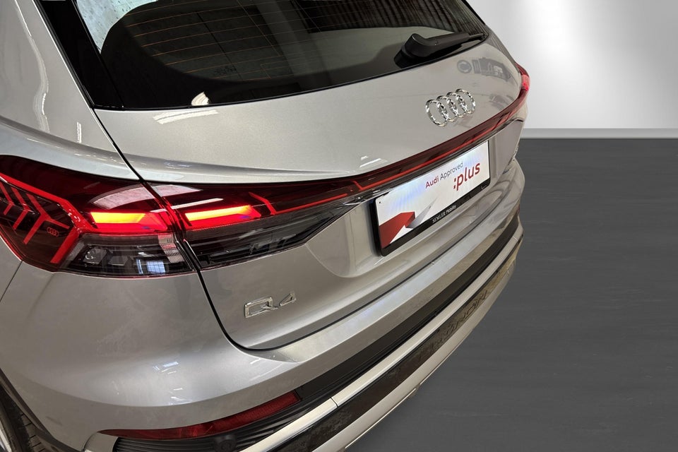 Audi Q4 e-tron 45 S-line 5d