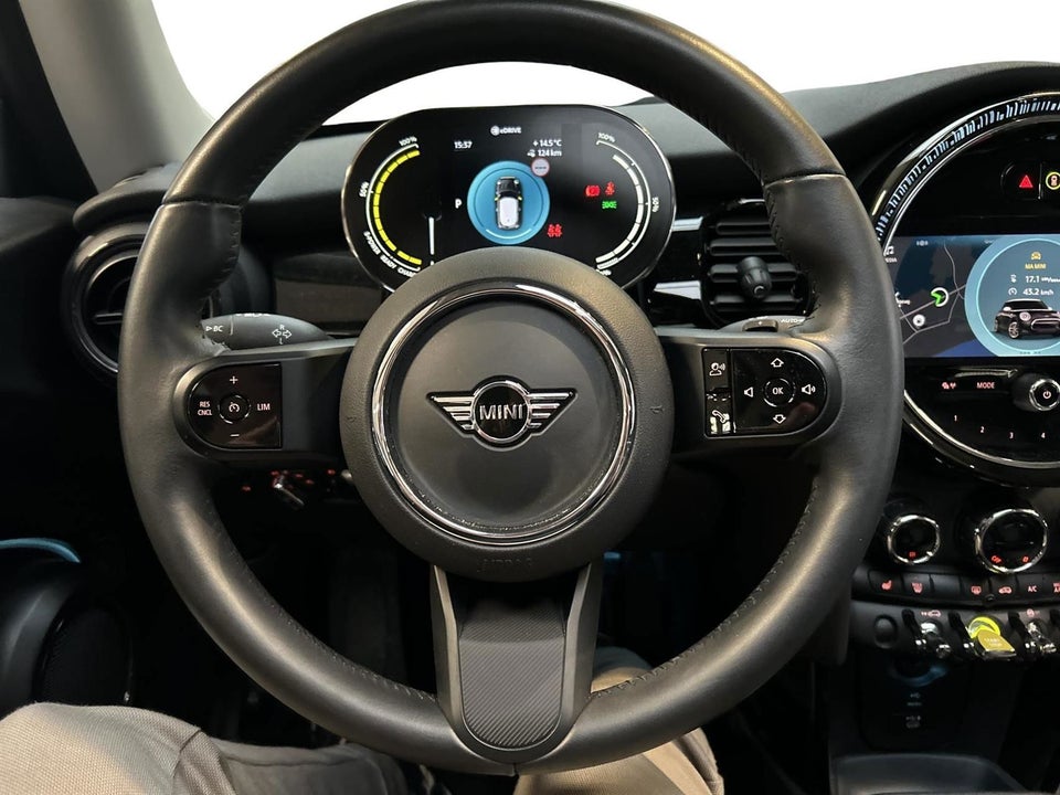 MINI Cooper SE Camden 3d