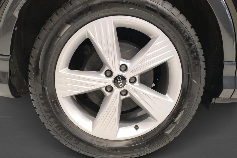 Audi Q4 e-tron 40 Attitude 5d