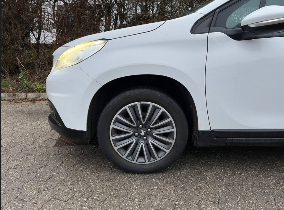 Peugeot 2008 1,2 e-VTi 82 Allure ESG 5d