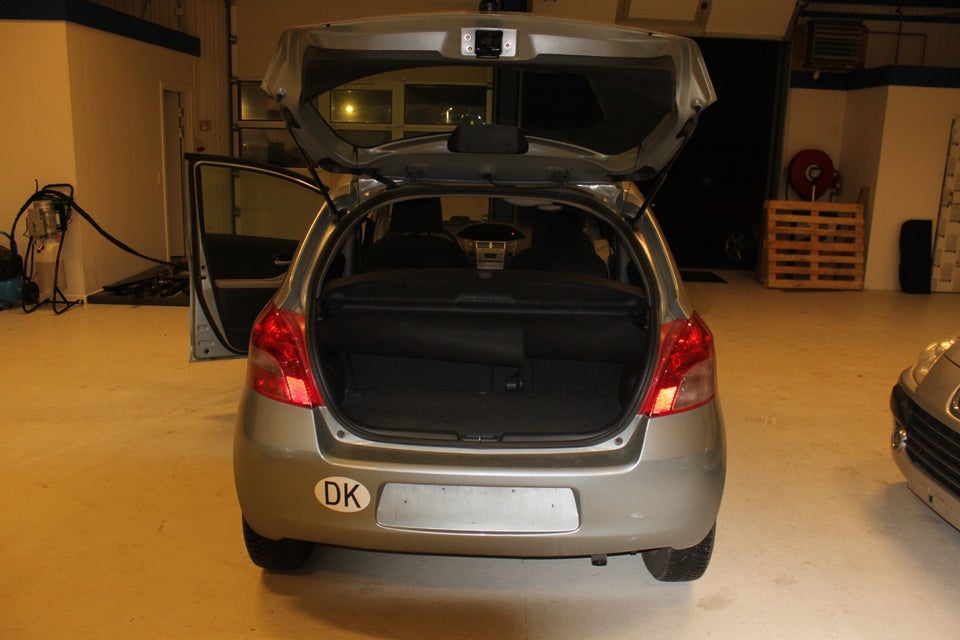 Toyota Yaris 1,3 Luna M/M 5d