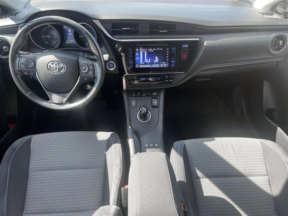 Toyota Auris 1,8 Hybrid Prestige CVT 5d