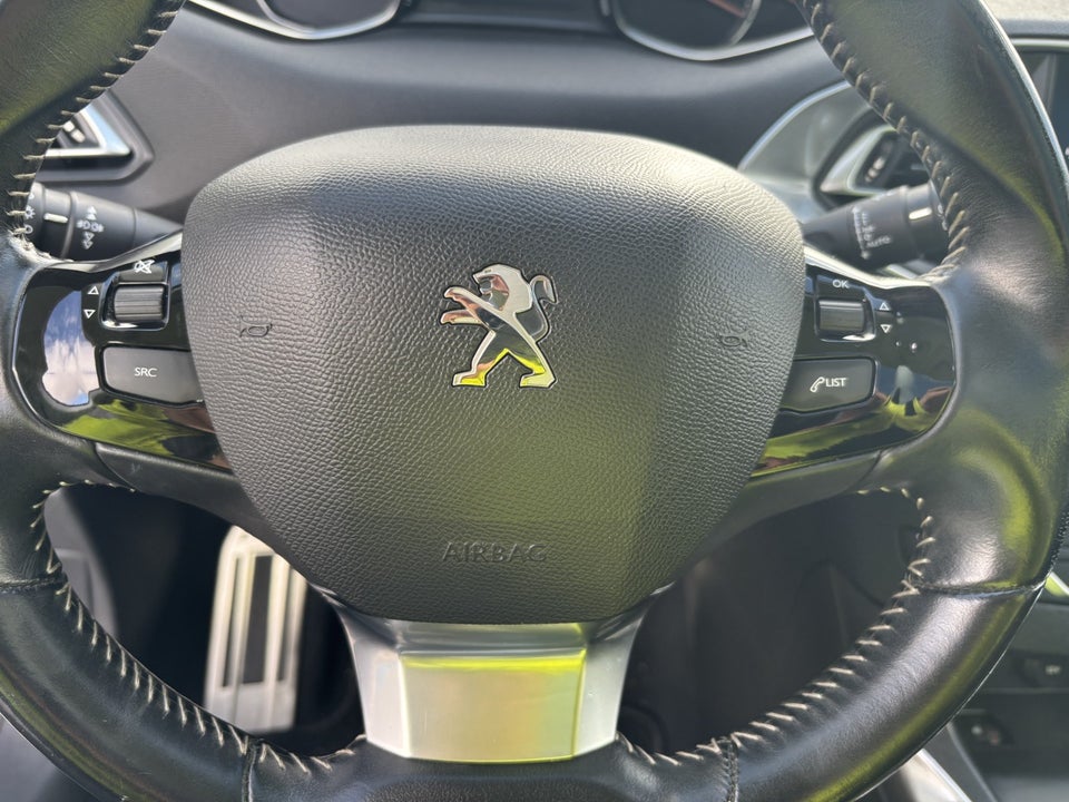 Peugeot 308 1,2 PureTech 130 Selection Sky SW 5d